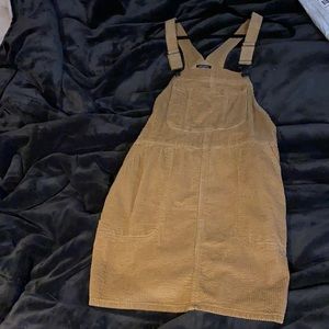 Overall skirt